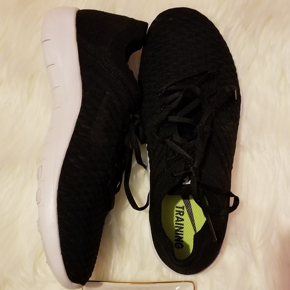 NWT Nike Free TR Flyknit 2 Running Kicks In Women - Picture 5 of 8